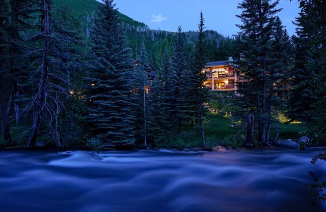 VAIL CASCADE/ON RIVER/LUX 5BD+2 BUNK ROOMS HOUSE MULTI FAMILIES WALK TO CHAIR 20
