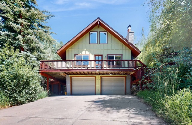 Vail Mountain Condo w/Hot Tub - 10 Minutes to Vail Ski Resort
