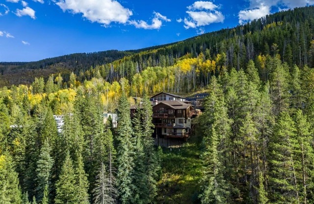 Vail Valley Views, Hot Tub & Parking Included!