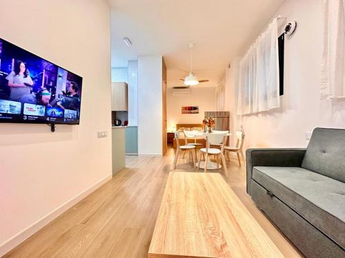 Valentia Modern and Comfortable Beachside Style