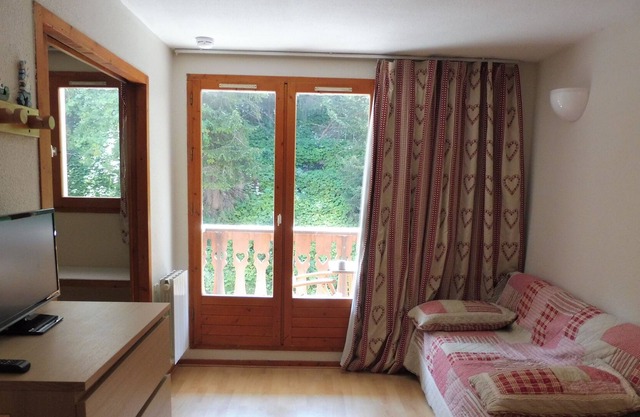 VALFREJUS Comfortable apartment for 4 people in the resort center