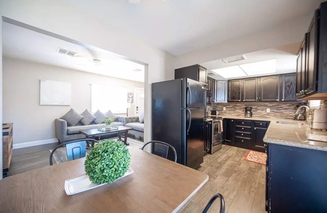 Valley Forge · 35% Off Fall Special - Charming 2 Bedroom House