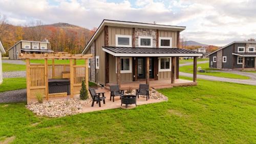 Valley View Resort Cabin #2, 1-Bed, Modern-Luxury with Hot Tub in Canaan Valley, WV