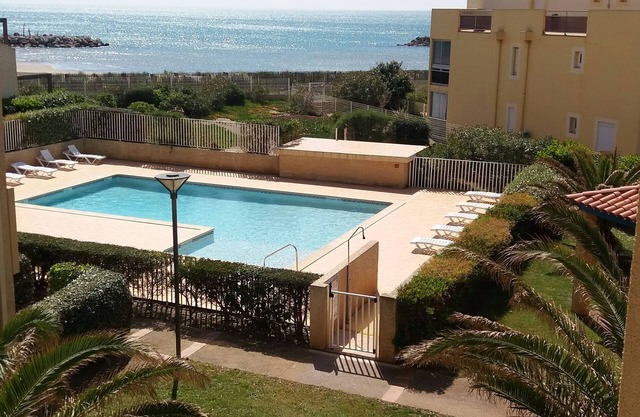 Valras Alizéa Beach direct beach residence with pool