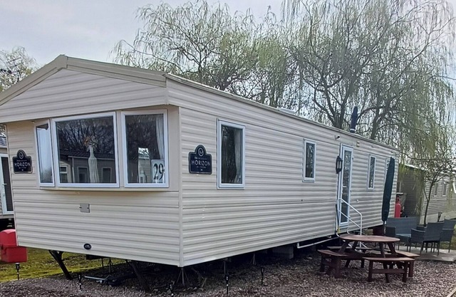 Value, family friendly, 3 bed cabin on Tattershall Lakes Country park