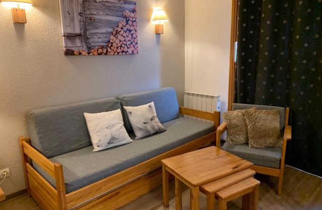 VAUJANYLOCATIONS - Cochette II Apt 12