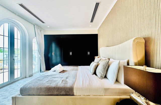 Venduras - 3BR Villa in Jumeirah Park