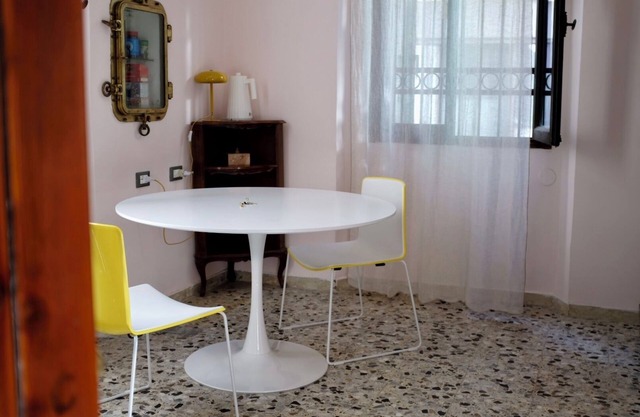 Venetian pink apartment in Dorsoduro