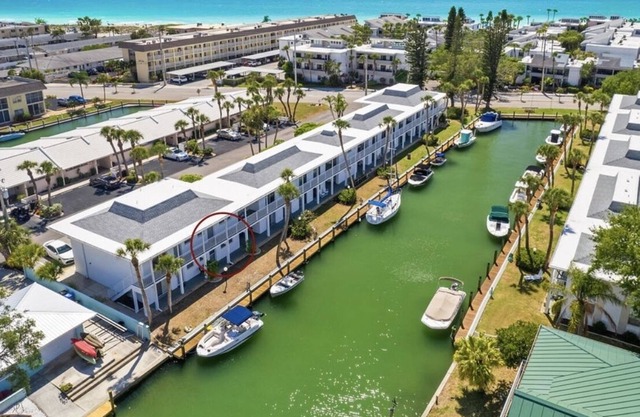 Venice Island Condo - Private Beach Access and Olympic Sized Pool