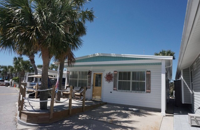 Venture Out #41 Gulf Loop 2bd, 1ba WITH GOLF CART!