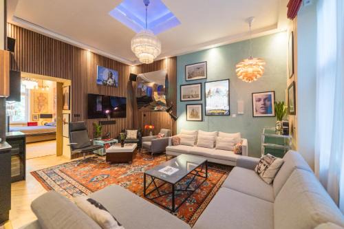 Venus Apartments - The Actor's Den