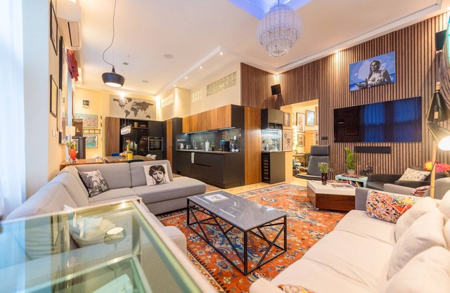 Venus Apartments - The Actor's Den