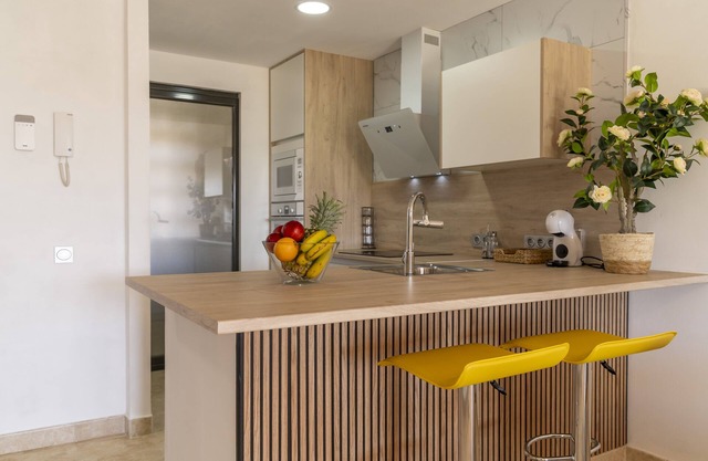 Vera Brand New Penthouse with Pool & Free Parking