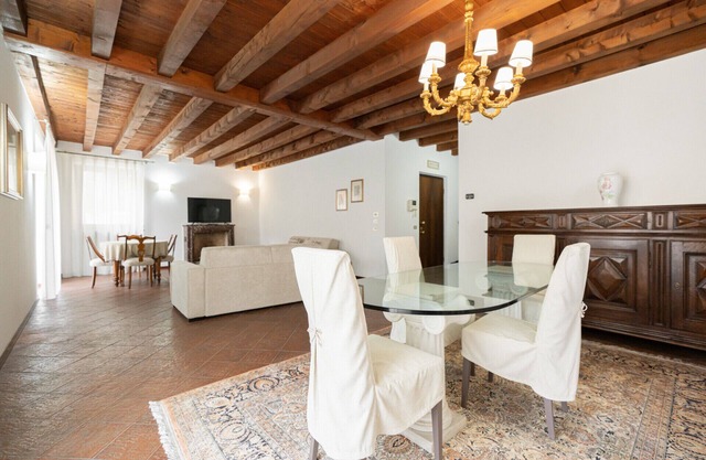 Very central and ancient Cappello Residence