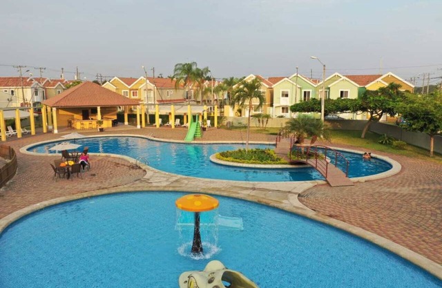 Very nice apartment close to airport. Safe with gated community