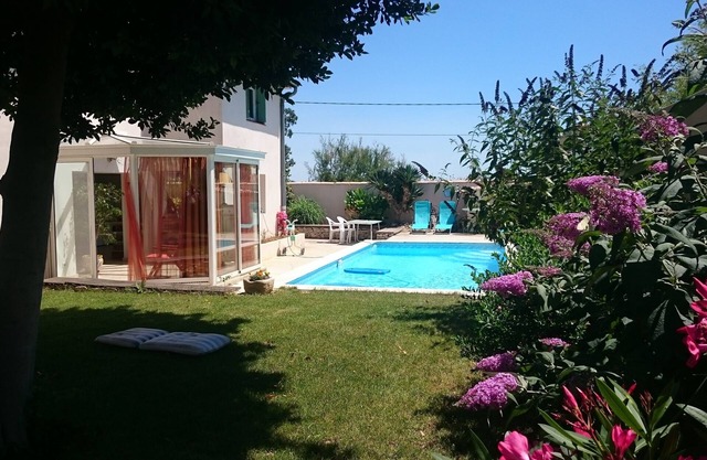 Very pleasant, quiet villa with private, secure swimming pool