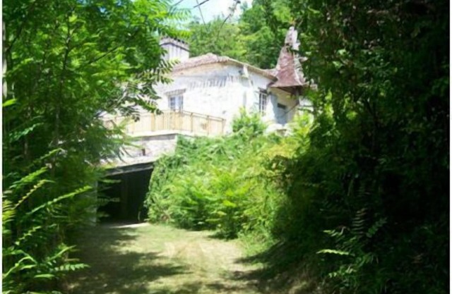 Very private country house with private pool