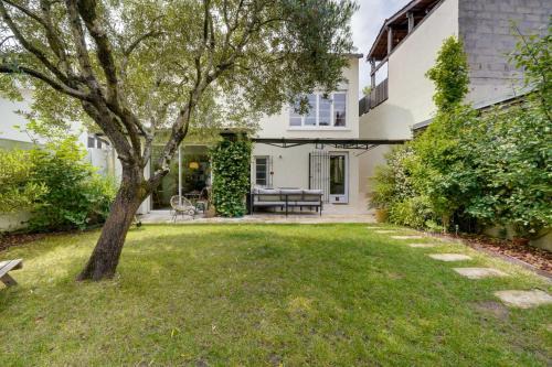 Very quiet & modern family home