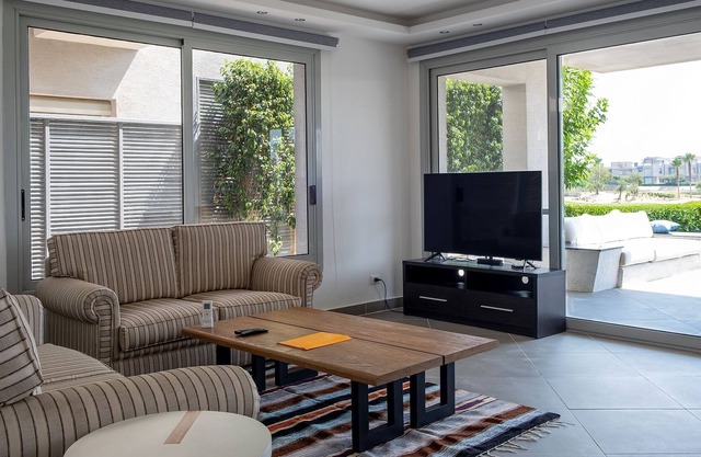 VESTA - Luxury APT - 3BR - Ein Bay