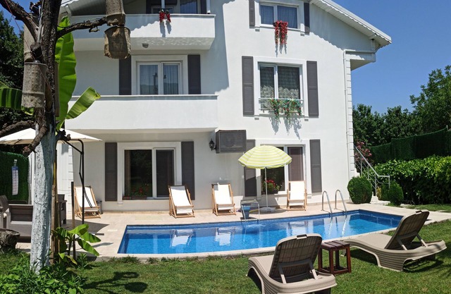 VİLLA ATLAS 12- 16 KİŞİLİK 6 ODA 5 BANYO