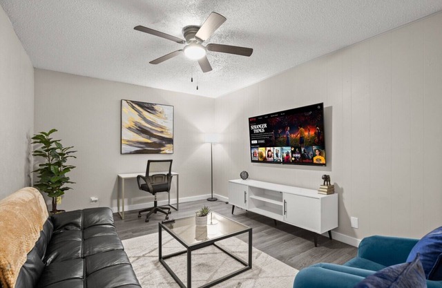 Vibrant 1BR Apt 5 min to Downtown and Barton springs!