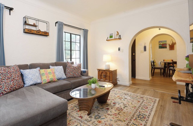 Vibrant Living 1B1B 10 mins. drive to Disneyland