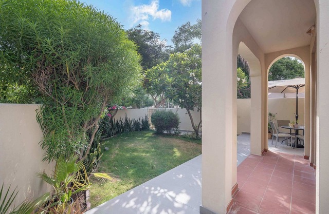 Vibrant Villa in Springs 11 Sleeps 6 with Balcony!