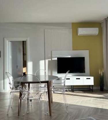 Victoria Apartment