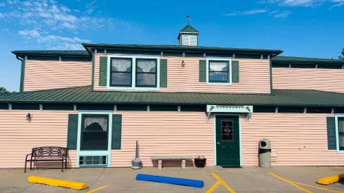 Victorian Inn by Capital O Superior NE