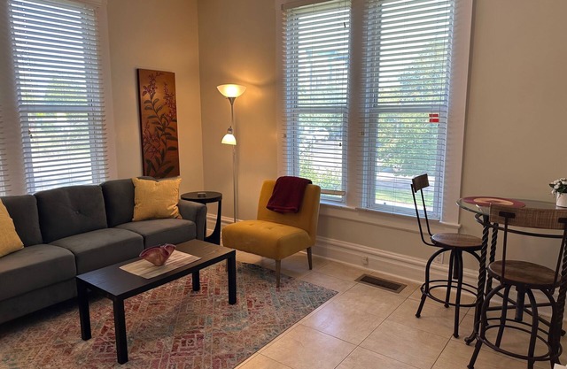 Victorian Schoolhouse Apartment 2 blocks from RiNo Unit 2