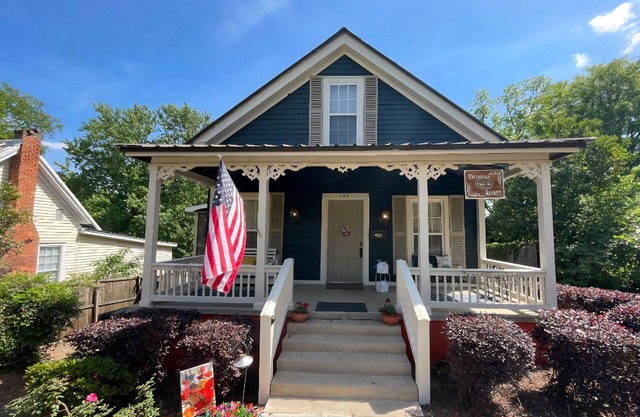 Victorian Secret,entire house In Eufaula, Al. Sport enthusiasts are welcomed.