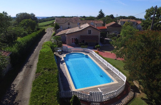 Viella: country holiday home - 4 rooms - 6 persons