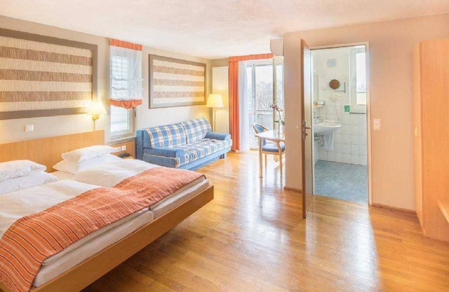 Vierbettzimmer mit WC und Dusche - Hotel Classic