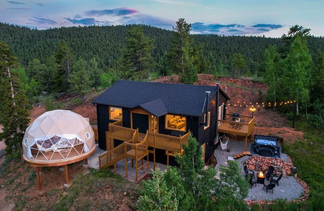 View Haus w/Dome Theater & Yoga Studio + Hot Tub