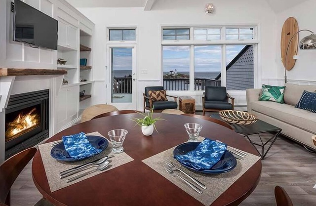 ViewPoint - 2BR Upper Townhouse Suite 106