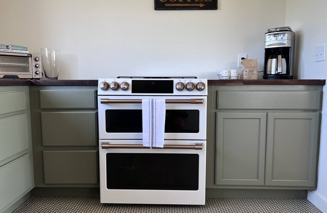 Views of Cape Cod Bay only 10 mins from Provincetown Center!