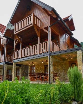 Vikendica pored Drine