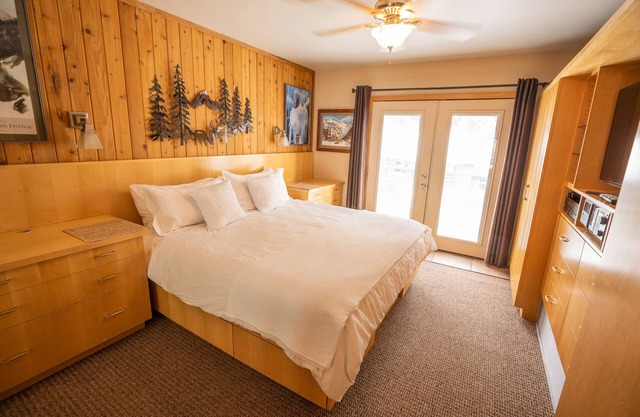 VIKING LODGE 314, River Trail-Close to Gondola, FILM FEST Specials