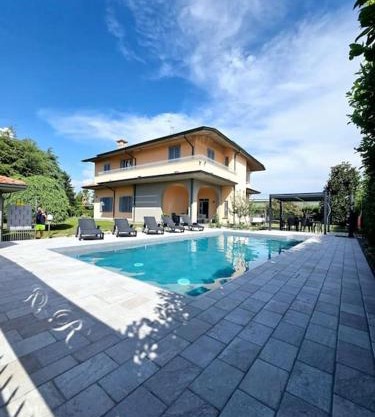 Villa 1