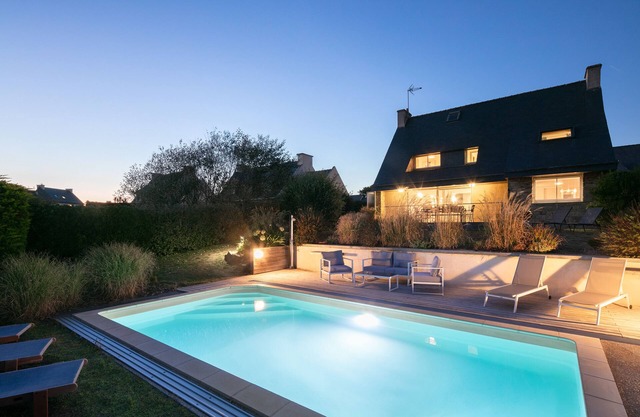 VILLA * 10-12 PERS SECURE HEATED SWIMMING POOL SEASIDE BEACH 30 M AWAY