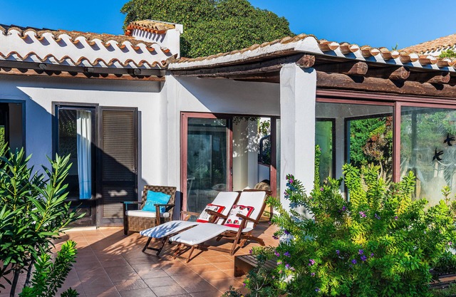 Villa '12' with Private Terrace, Wi-Fi and Air Conditioning