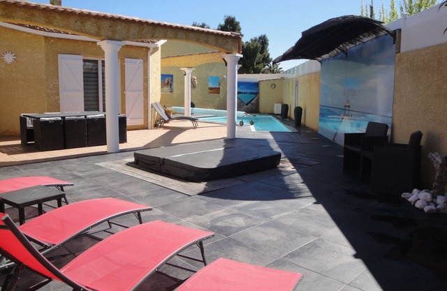Villa 130 M2 AGDE EXT MALDIVES JACUZZI PRIVATE SWIMMING POOL CLIM .A 3KM PLAGE 9/10 P