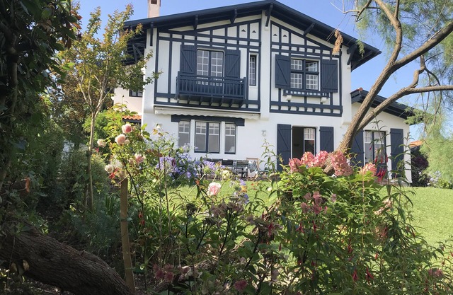 Villa 200m Plage Saint Jean de luz 7 Chambres 16 Couchages Vue mer Montagne