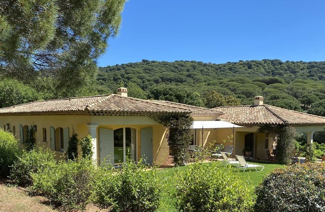 Villa 320 m2 air-conditioned heated pool 12x6 m, 15 'walk from the beach