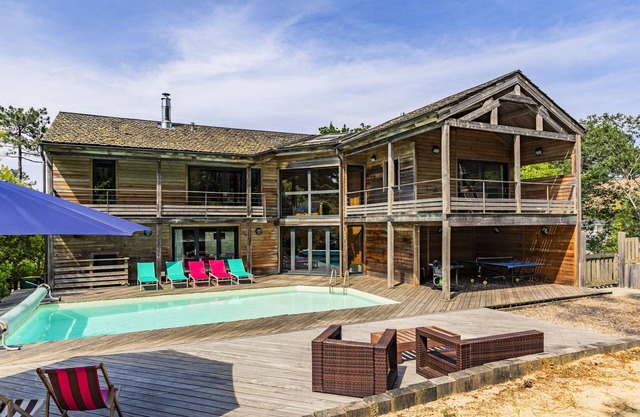Villa 5 bedrooms in a quiet golf estate