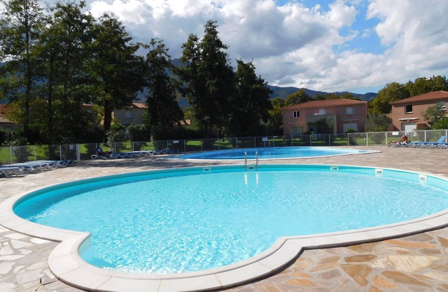 VILLA 6 BEDS IN RESIDENCE OF TOURISM 3 *