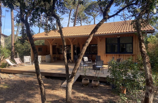 Villa 7 bedrooms, 12/16 people, 150 meters from the sea