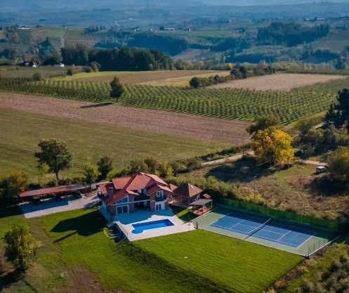Villa Alegria - Serbia, Topola