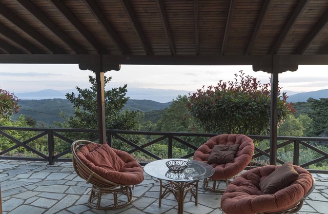 Villa Alexandra Pelio