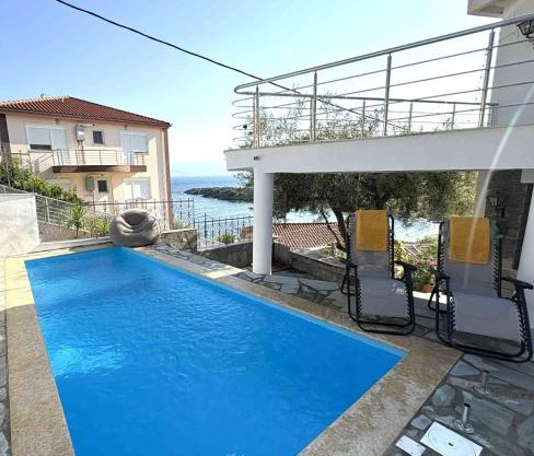 Villa Alpha Sea View With Pool